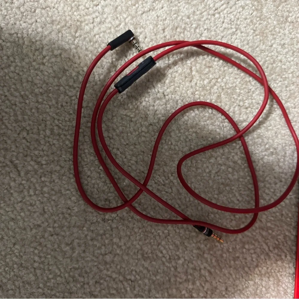 Beats Pro Over-Ear Headphones - Picture 7 of 11